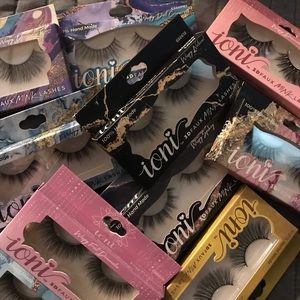Blind Pull Lot of 25 Faux Mink Eyelashes